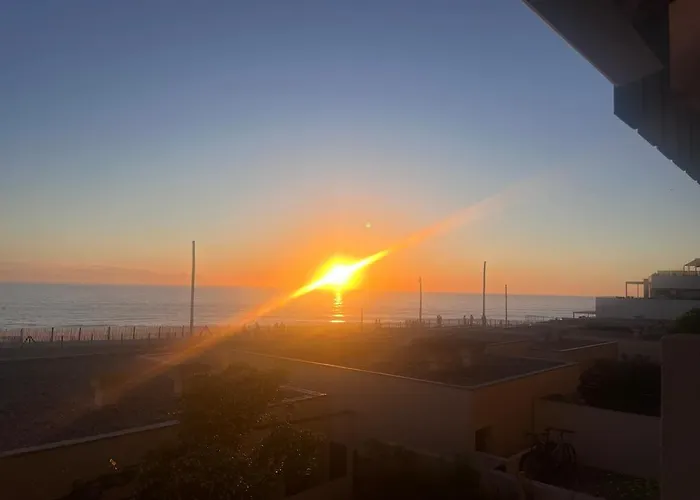 Apartment Face Ocean